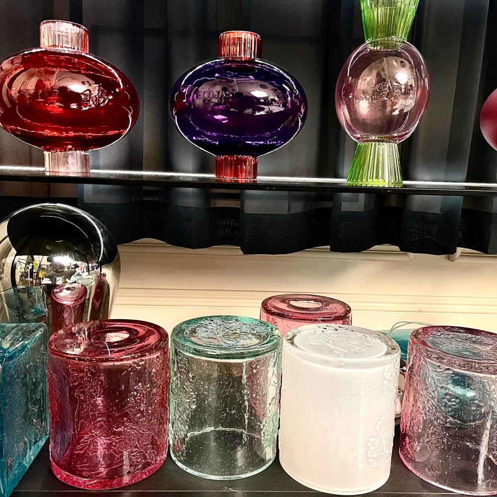 Glass-lantern-sample-display